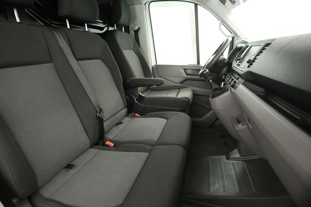 Volkswagen CRAFTER 35 2.0 TDI 140PK L4H3 | 3000kg Trekgew. | Trekh. | Airco | Cruise | 3-Zits | Camera | Carplay | Navi