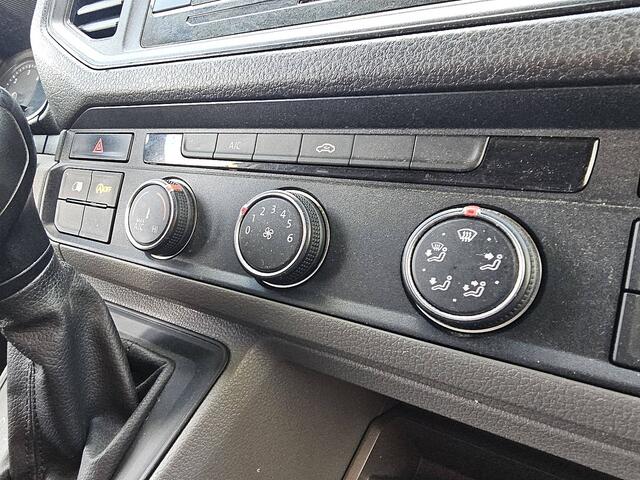 Volkswagen CRAFTER 35 2.0 TDI L3H3 140Pk Airco Automaat Trekhaak Camera Euro6 CarPlay!