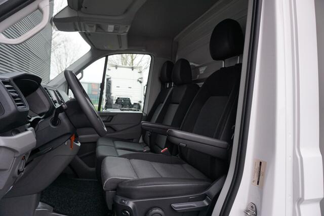 Volkswagen CRAFTER 50 177pk Automaat Bakwagen Laadklep Zijdeur Navigatie Camera Cruise control