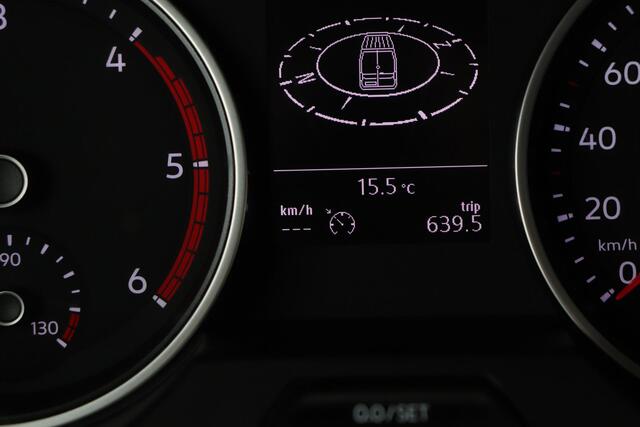 Volkswagen CRAFTER 30 2.0 TDI L3H3 Highline | Automaat | 3P | Trekhaak | Camera | DAB