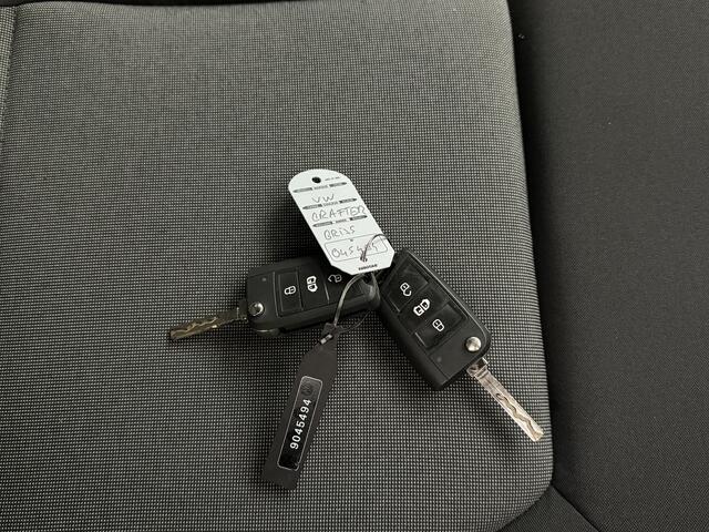 Volkswagen CRAFTER 2.0TDi 177PK DSG Automaat L3H3 | Led | Multimedia | Airco | 3-Persoons | Cruise | Betimmering | 3000Kg Trekhaak