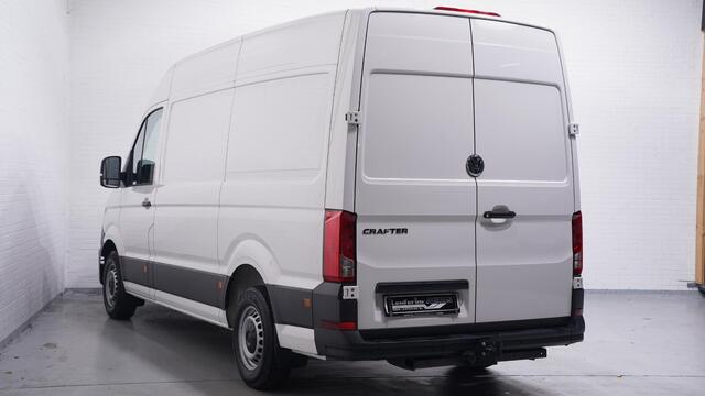 Volkswagen CRAFTER 2.0 TDI 102 pk L3H3 Navi, Trekhaak 2.500 kg Apple Carplay, Laadruimte Pakket, PDC V+A, 3-Zits