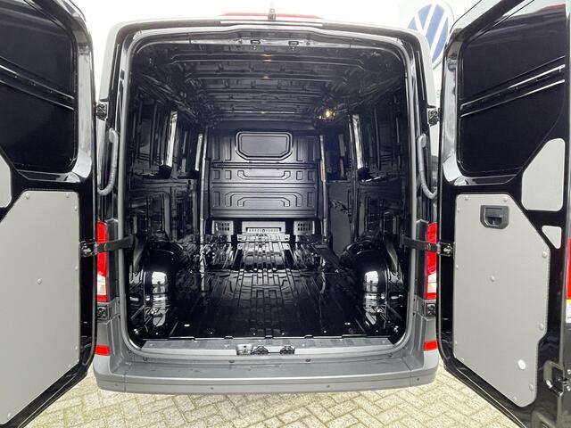 Volkswagen CRAFTER Trendline L3H2 177pk GVW 3.5T | Nieuw Model | BPM vrij | diefstalalarm | bijrijdersbank | metallic | navigatie
