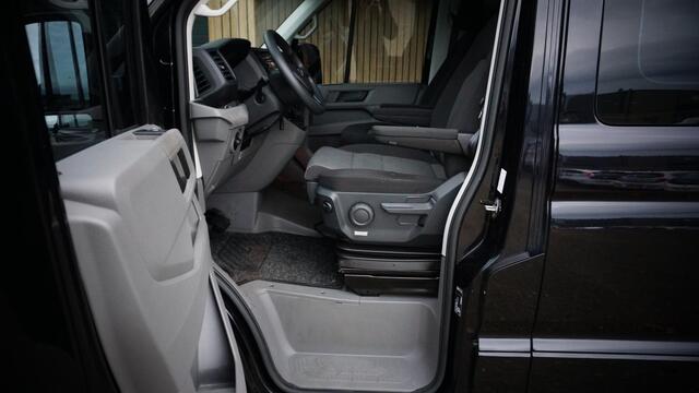 Volkswagen CRAFTER 2.0 TDI 177pk DC 5-Zits DSG L3H2 Exclusive *BLACK Edition* 20inch LM LED Navi Geveerde stoel 1e Eigenaar *Eyecatcher*