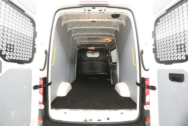 Volkswagen CRAFTER 35 2.0 TDI L3H3 | 140PK | 3000kg Trekgew. | Trekh. | Airco | Cruise