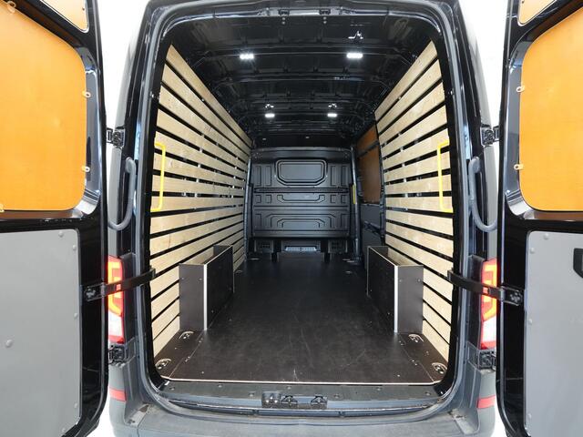 Volkswagen CRAFTER 35 2.0 TDI 103kW 140PK L3H3 Exclusive EURO VI Trekhaak Navigatie Camera Acc Pdc Stoel/Stuurverwarming Carplay
