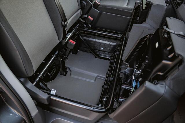 Volkswagen CRAFTER 2.0 TDI 177PK Automaat L3H3 Comfortline 2x Schuifdeuren | LED | NAVI | Camera | Trekhaak | Airco |