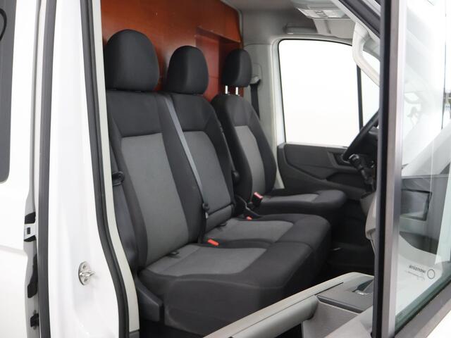 Volkswagen CRAFTER 50 | DC | 177 PK | BE Trekker | Tachograaf | BE-Trekker | Airco | Trekhaak 3500 KG. | 3-zits | Inrichting laadruimte | Koppelschotel