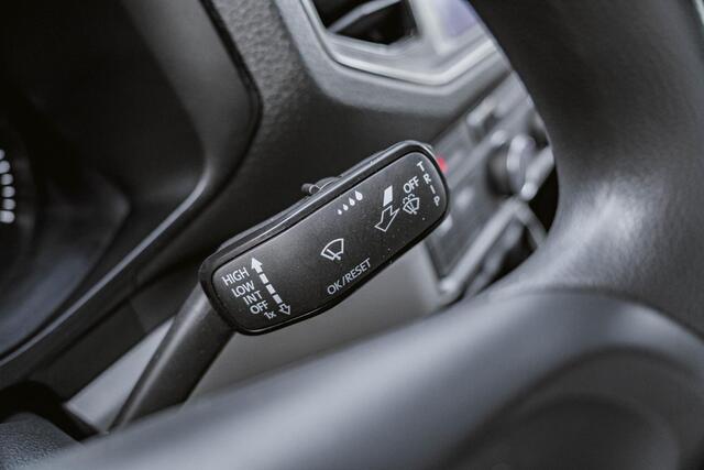 Volkswagen CRAFTER 2.0 TDI 102PK L3H3 NAVI Trekhaak Airco Leder