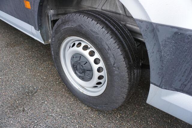 Volkswagen CRAFTER 35 177pk Automaat L3H3/L2H2 Apple Carplay Camera LED Standkachel Parkeersensoren Cruise control