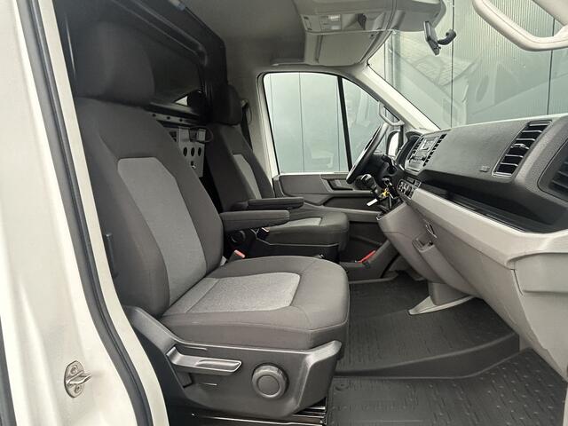 Volkswagen CRAFTER 35 2.0 TDI 140 PK HIGHLINE / L3H3 / 1e EIG. / TREKHAAK / AIRCO / CRUISE / BLUETOOTH / 6-BAK