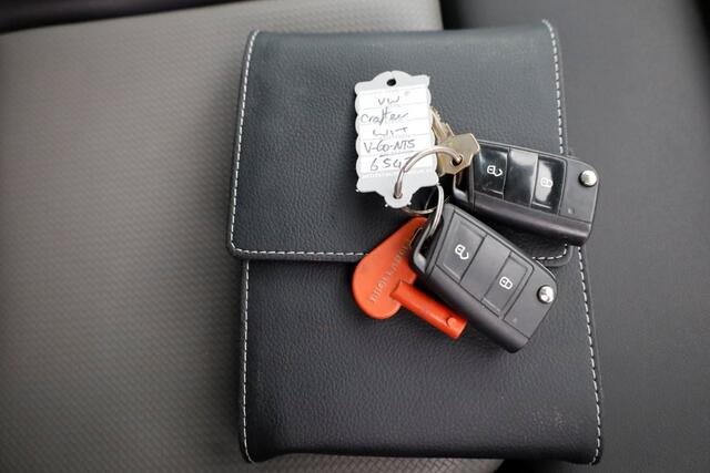 Volkswagen CRAFTER 35 2.0 TDI 177pk E6 Bakwagen met bovensluiter laadklep L445cm/Trekhaak 3000kg 05-2019