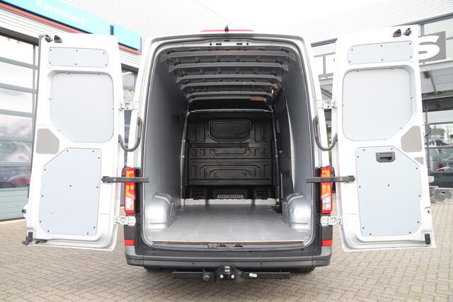 Volkswagen CRAFTER 2.0 TDI 140 L3H3 | Aut. | 3T trekgewicht | Navi | Camera | Airco..