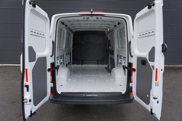 Volkswagen CRAFTER 35 140pk L3H2/L2H1 Facelift Camera Apple carplay 3-Zits DAB+ Cruise control