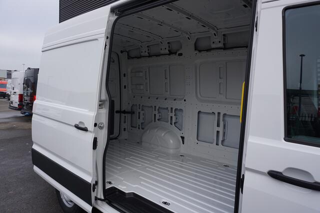 Volkswagen CRAFTER 35 140pk L3H3/L2H2 Facelift Camera Apple carplay 3-Zits DAB+ Cruise control