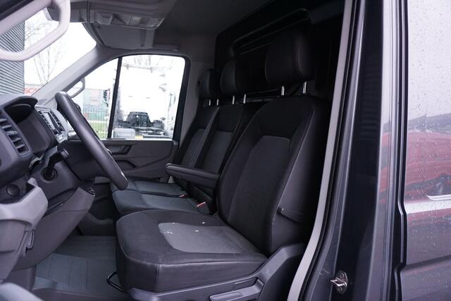 Volkswagen CRAFTER 35 140pk L4H3/L3H2 LED Trekhaak Camera Parkeersensoren Airco 3-Zits Euro6