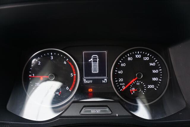 Volkswagen CRAFTER 50 180pk Dubbellucht L4H3/L3H2 Cruise control Parkeersensoren 3500kg trekgewicht Airco 3-Zits Euro6