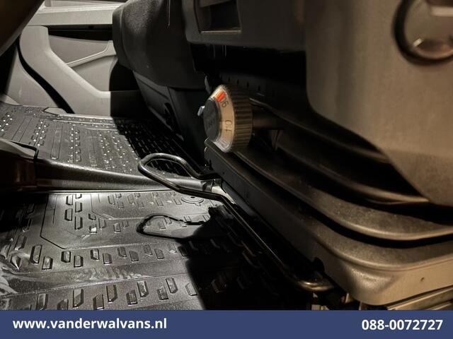 Volkswagen CRAFTER 2.0 TDI L3H3 L2H2 Euro6 Airco | Navigatie | Camera | 2500kg Trekhaak | Apple Carplay | Cruisecontrol Chauffeursstoel, Android Auto, Parkeersensoren, Bijrijdersbank