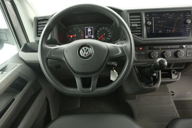 Volkswagen CRAFTER 2.0 TDI | Bakwagen | Laadklep | Zijdeur | 3000KG Trekgew. | Airco | Camera | 3 Zits | Carplay | Navi