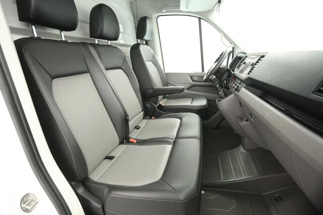 Volkswagen CRAFTER 2.0 TDI | Bakwagen | Laadklep | Zijdeur | 3000KG Trekgew. | Airco | Camera | 3 Zits | Carplay | Navi