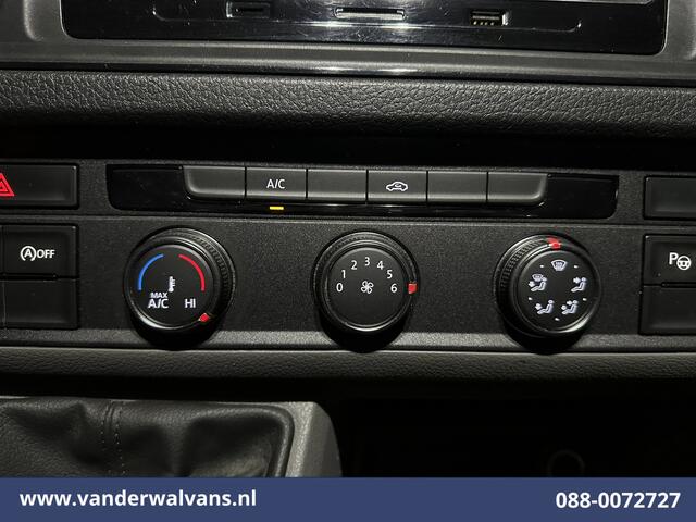 Volkswagen CRAFTER 2.0 TDI 141pk L3H3 L2H2 Euro6 Airco | 3000kg Trekhaak | Cruisecontrol | Chauffeursstoel Bijrijdersbank