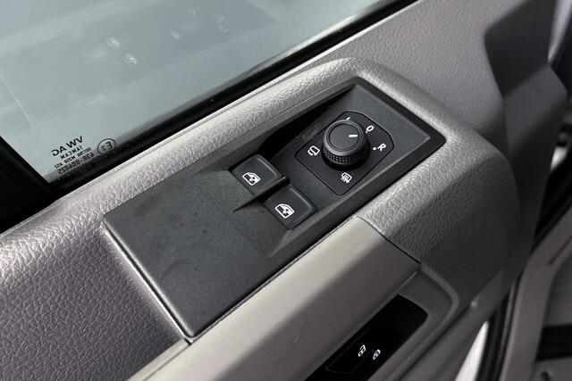 Volkswagen CRAFTER 35 2.0 TDI L3H3 177PK DSG Facelift | BPM VRIJ | LED | Navigatie | Stoelverwarming | Camera