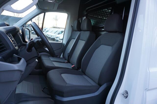 Volkswagen CRAFTER 35 177PK Automaat L4H3/L3H2 Facelift Apple Carplay Navigatie Camera Digitaal dashboard Camera