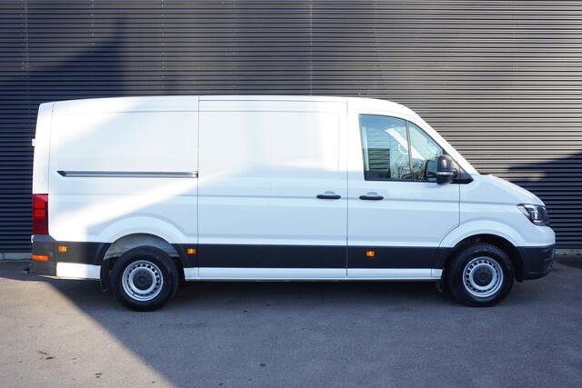 Volkswagen CRAFTER 35 140pk Automaat L3H2/L2H1 Apple Carplay Trekhaak Navigatie Camera Cruise control Airco 3-zits