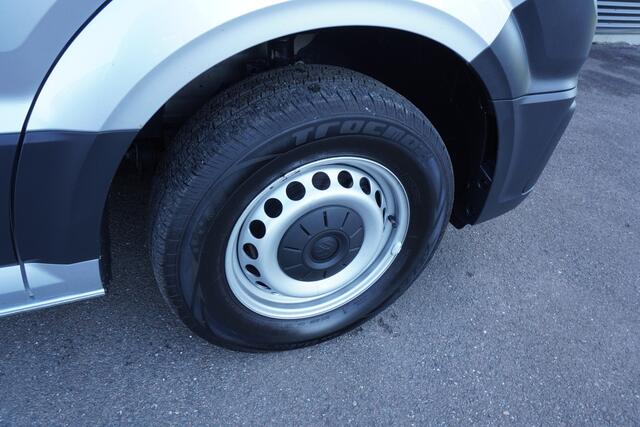 Volkswagen CRAFTER 160pk RWD L3H2/L2H1 Trekhaak Apple Carplay Camera Cruise control