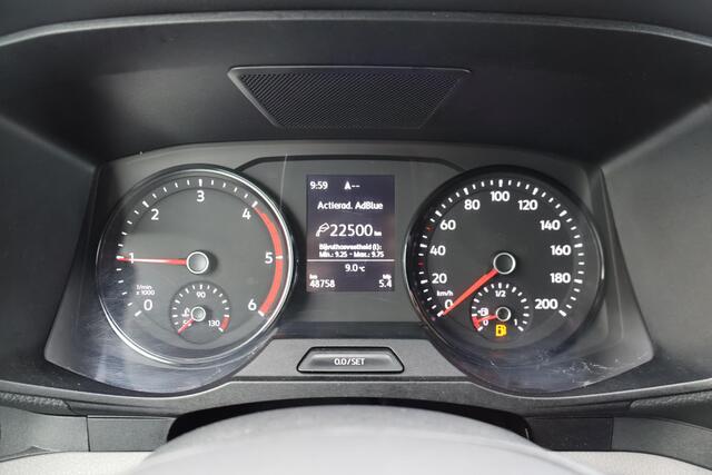 Volkswagen CRAFTER 35 2.0 TDI L3H3 Comfortline EURO VI | 140 PK | Trekhaak | Cruise control | Navigatiesysteem |