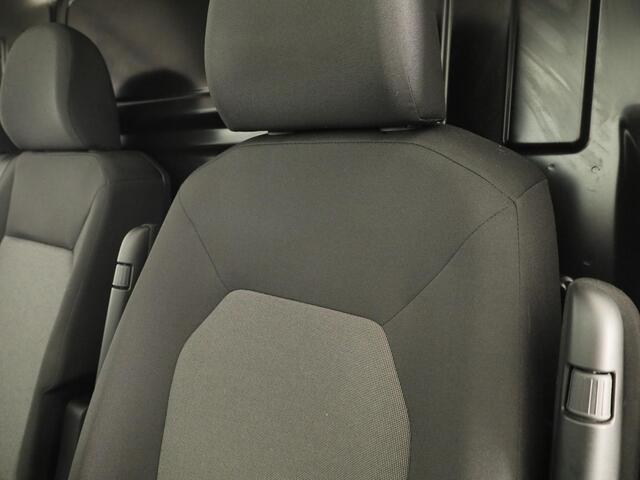 Volkswagen CRAFTER 35 2.0 TDI L3H3 Highline EURO VI 140 pk Automaat | Verlengde garantie | Navigatie | Parkeersensoren | Achteruitrijcamera | Cruise control |