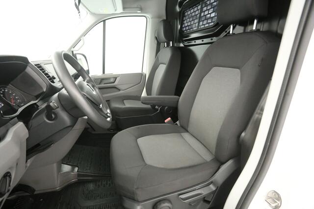Volkswagen CRAFTER 2.0 TDI L3H3 140PK | Aut. | Airco | Camera | Adap. Cruise | Trekhaak | Carplay | Parkeersens.