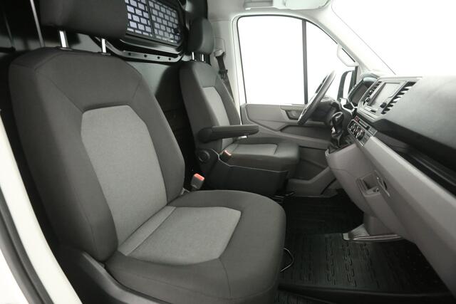 Volkswagen CRAFTER 2.0 TDI L3H3 140PK | Aut. | Airco | Camera | Adap. Cruise | Trekhaak | Carplay | Parkeersens.