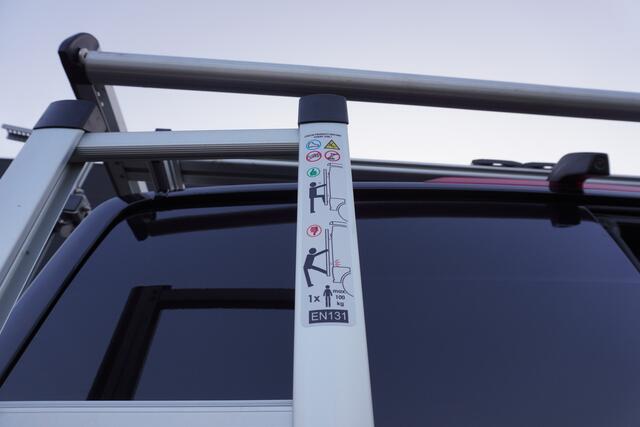 Volkswagen CRAFTER 35 180pk Automaat L4H3/L3H2 Glasresteel Imperiaal Trekhaak Navigatie Apple Carplay LED Parkeersensoren