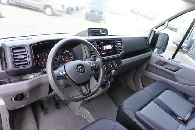 Volkswagen CRAFTER 35 180pk L3H3/L2H2 Apple Carplay Trekhaak Tacho LED Navigatie Camera Cruise control