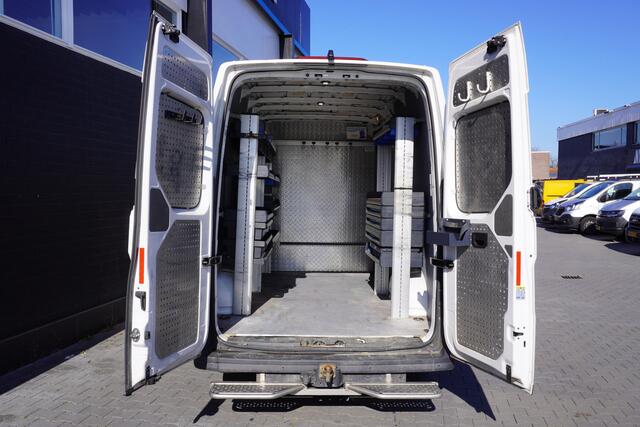 Volkswagen CRAFTER 2.0 TDI 140PK L3H3 EURO 6 - Airco - Cruise - Camera - ¤ 19.950,- Excl.
