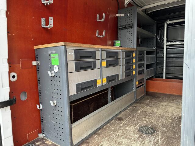 Volkswagen CRAFTER 2.0 TDI 141 PK HIGHLINE ++ / L3H3 / 1e EIG. / BOTT INRICHTING / 3 TONS TREKHAAK / GEVEERDE STOEL / CAMERA / CRUISE / AIRCO