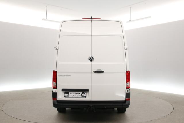 Volkswagen CRAFTER 2.0 TDI L3H3 | Aut. | 3000kg Trekgew. | Airco | Cruise | Camera | Carplay | 3 Zits | Trekhaak | 2xSchuifdeur | Parkeersens.