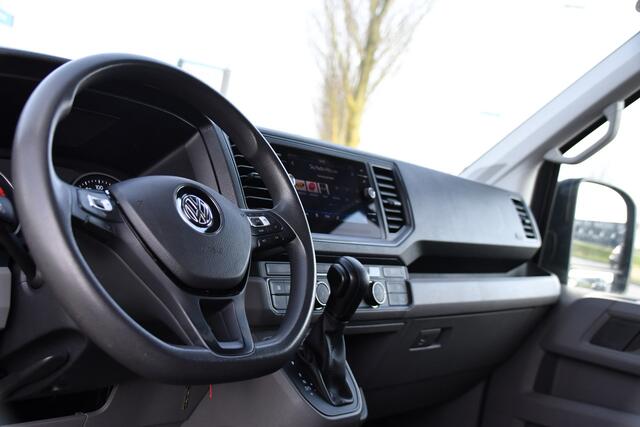 Volkswagen CRAFTER 35 2.0 TDI L3H2 PB Edition Camera, Cruise, Carplay, Multimedia, Trekhaak, 140pk, Automaat, Uniek!