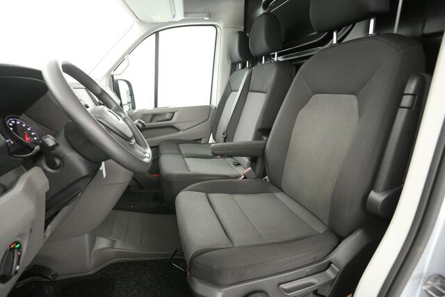 Volkswagen CRAFTER 2.0 TDI 140PK L3H2 | Airco | Cruise | Carplay | 3 Zits | Parkeersens. | Navi