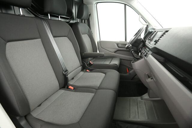 Volkswagen CRAFTER 2.0 TDI 140PK L3H2 | Airco | Cruise | Carplay | 3 Zits | Parkeersens. | Navi