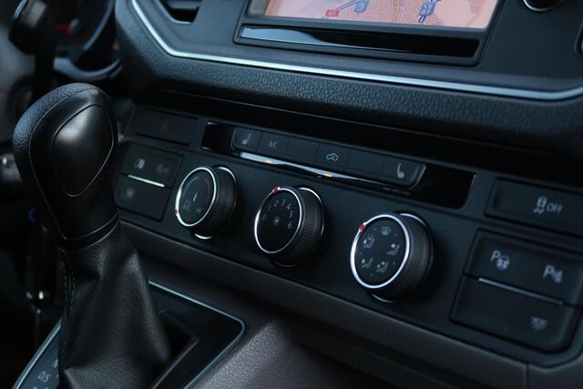 Volkswagen CRAFTER 35 2.0 TDI L3H2 AUT/ LED/ CAMERA/ ACC/ NAVI/ CLIMA/ TREKHAAK