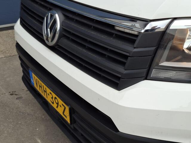 Volkswagen CRAFTER 35 2.0 TDI L3H3 AIRCO / CRUISE CONTROLE / CARPLAY / CAMERA / TREKHAAK