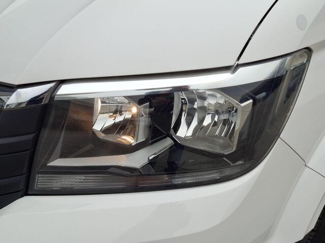 Volkswagen CRAFTER 35 2.0 TDI L3H3 AIRCO / CRUISE CONTROLE / CARPLAY / CAMERA / TREKHAAK