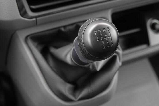 Volkswagen CRAFTER Bakauto | 2.0Tdi 163Pk | L3 | Dubbele cabine | 7-Persoons | 35 | Open Laadbak | Achteruitrijcamera | Trekhaak