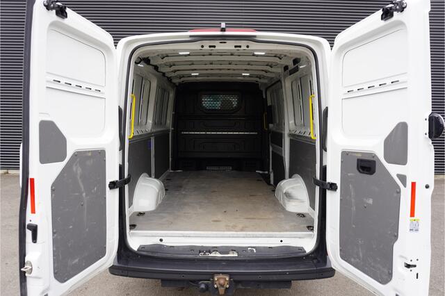 Volkswagen CRAFTER 35 177PK Automaat 4X4 L3H2/L2H1 4Motion Trekhaak Camera Navigatie Stoelverwarming