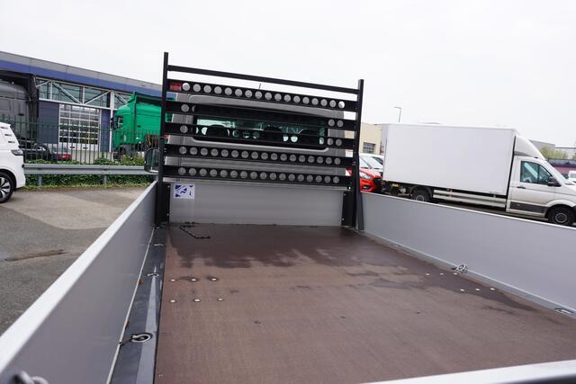 Volkswagen CRAFTER 180pk Dubbellucht 4x4 Oberaigner 4Motion AWD Dubbellucht Open laadbak Trekhaak Cruise control Stoelverwarming Apple Carplay