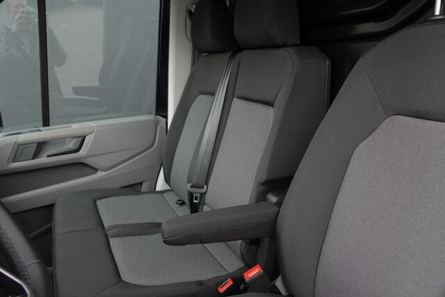 Volkswagen CRAFTER L3H3 140Pk Aut. | 35 | Stoel-Bank | Achteruitrijcamera | 19'' | Deepblack