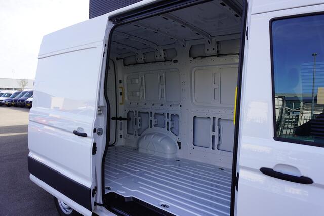 Volkswagen CRAFTER 140 pk L3H3/L2H2 Apple Carplay Camera LED Airco 3-Zits