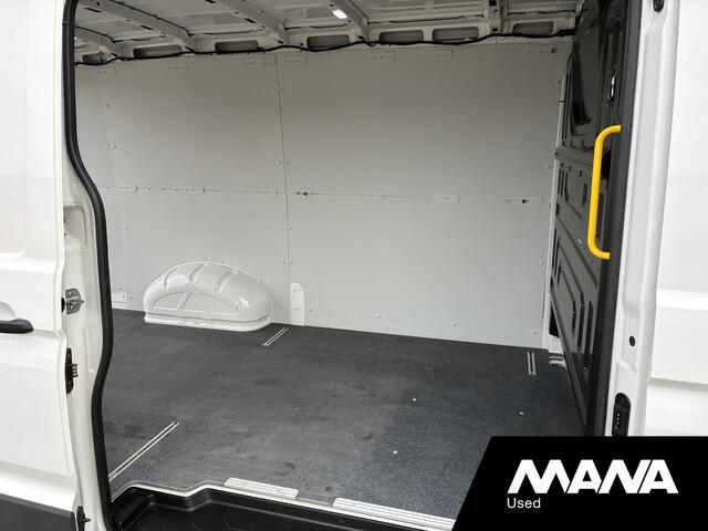 Volkswagen CRAFTER 2.0TDI 140PK L3H2 Automaat LED Standkachel Cruise Carplay Trekhaak Stoelverwarming Stuurwielverwarming